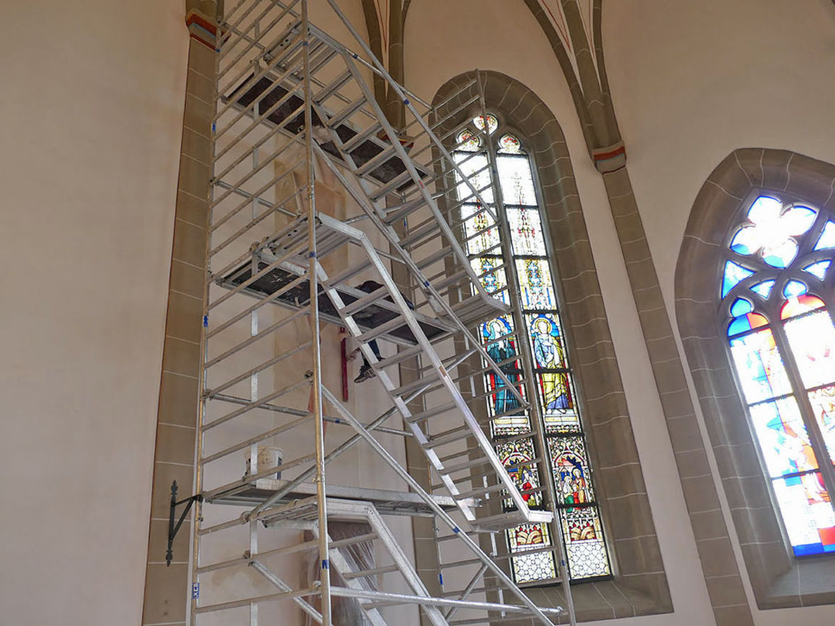 Malerischer Spiegel am Tabernakel in St. Crescentius (Foto: Karl-Franz Thiede)